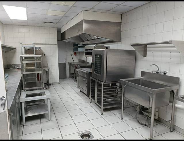 BUSINESS PROPERTY TO RENT IN WIERDA VALLEY